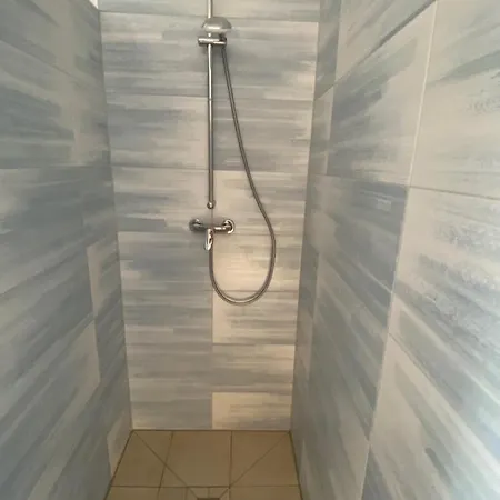 Am Gutspark 3, Klausdorf, Ca 250 M Bis Zur Badestelle 別荘 クラウスドルフ・メクレンブルク・フォアポンメルン