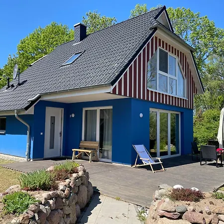 Am Gutspark 3, Klausdorf, Ca 250 M Bis Zur Badestelle * Klausdorf (Vorpommern-Rugen)