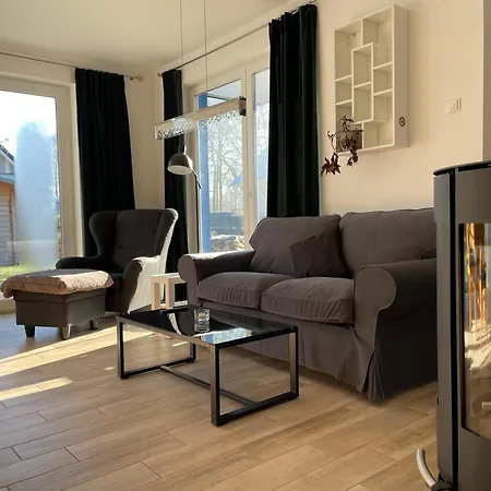 Casa vacanze Am Gutspark 3, Klausdorf, Ca 250 M Bis Zur Badestelle Klausdorf (Vorpommern-Rugen)