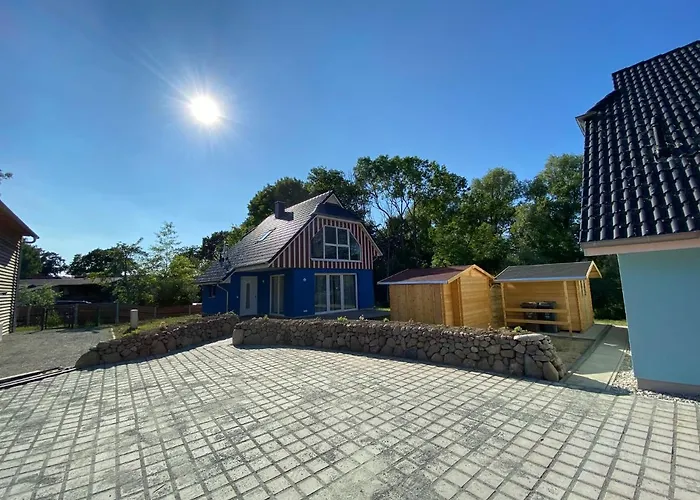 Am Gutspark 3, Klausdorf, Ca 250 M Bis Zur Badestelle * Klausdorf (Vorpommern-Rugen)