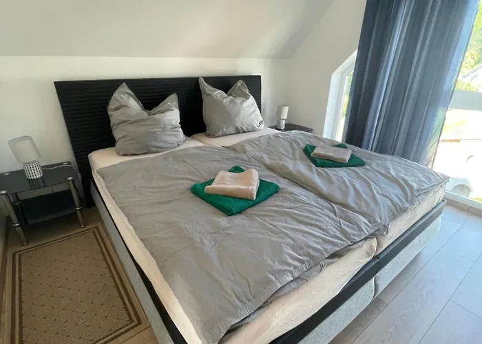 Am Gutspark 3, Klausdorf, Ca 250 M Bis Zur Badestelle * Klausdorf (Vorpommern-Rugen)