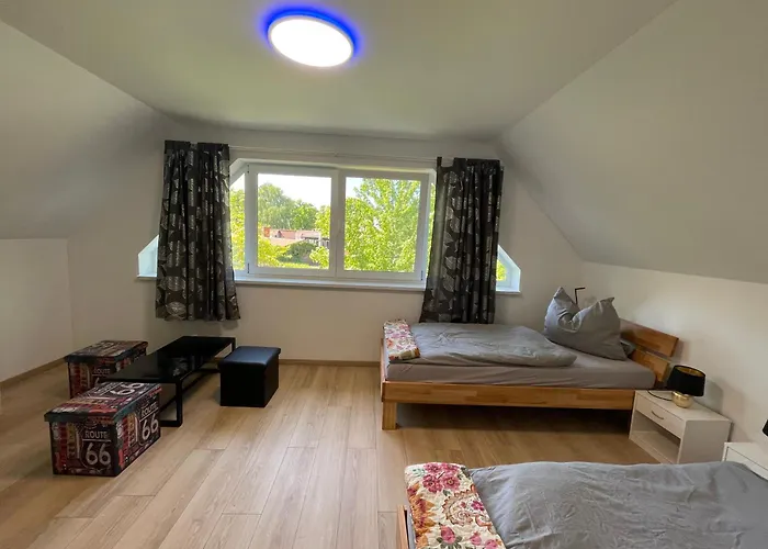 Am Gutspark 3, Klausdorf, Ca 250 M Bis Zur Badestelle Klausdorf (Vorpommern-Rugen)